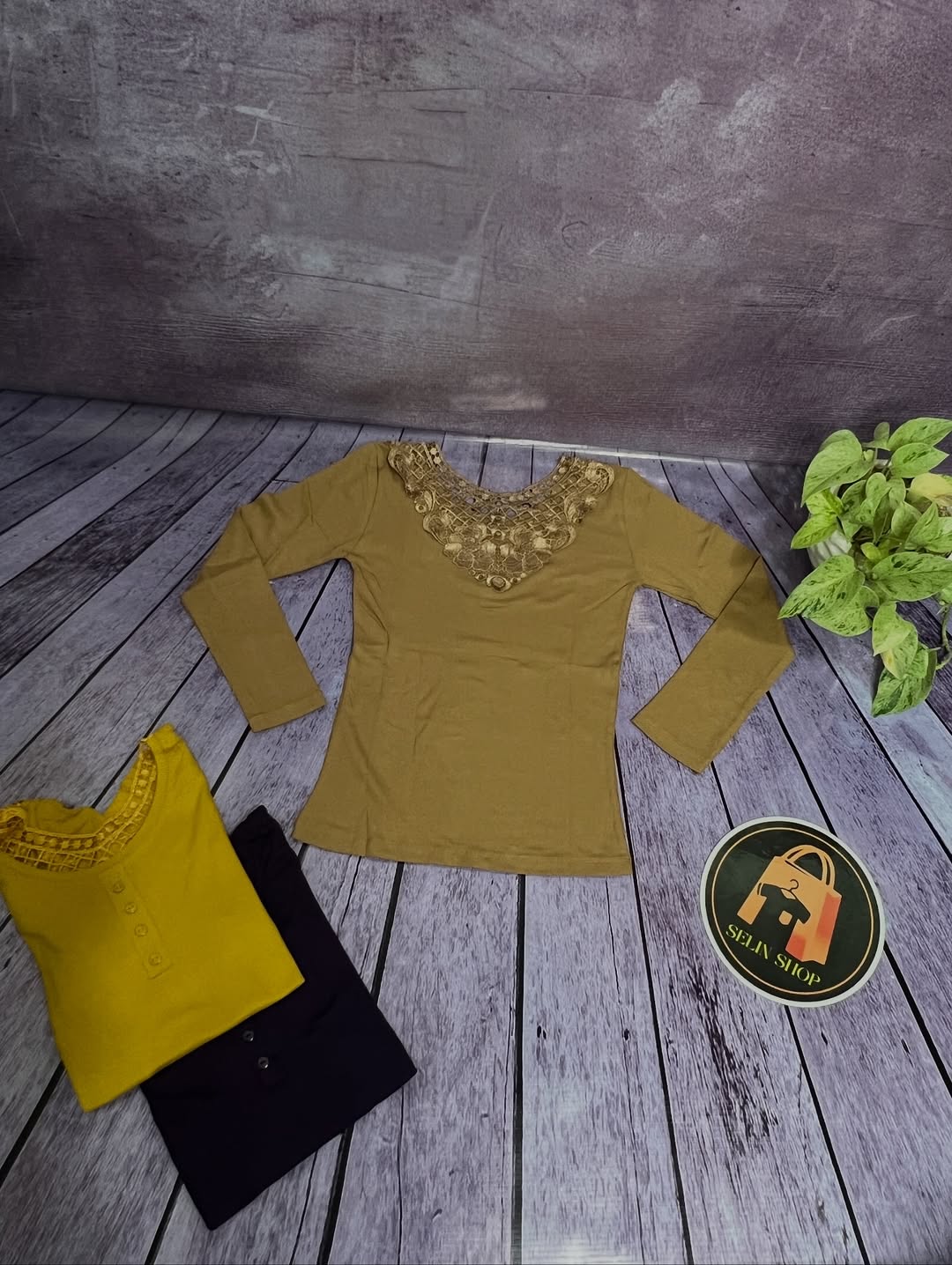 بلوز آستین بلند کبریتی پشت گیپور فری سایز ۴۶